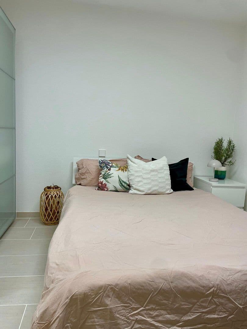 Prenájom bytu 2-izbový 45 m², Hauptstraße, Stuttgart, Bádensko-Wurttembersko Prenájom bytu 2-izbový 45 m², Hauptstraße, Stuttgart, Bádensko-Wurttembersko