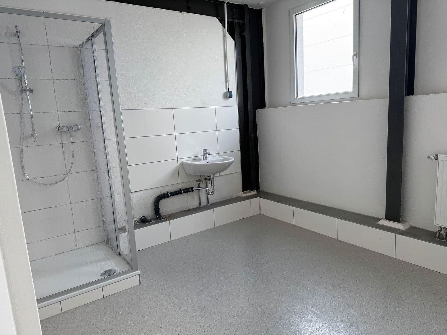 Prenájom nebytového priestoru 1.366 m², Dohna, Sasko Prenájom nebytového priestoru 1.366 m², Dohna, Sasko