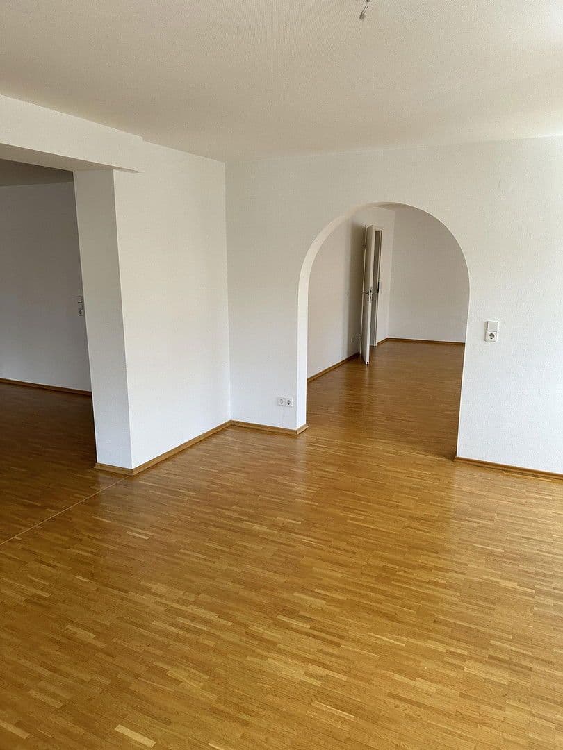 Prenájom bytu 3-izbový 132 m², Freudenstadt, Bádensko-Wurttembersko Prenájom bytu 3-izbový 132 m², Freudenstadt, Bádensko-Wurttembersko