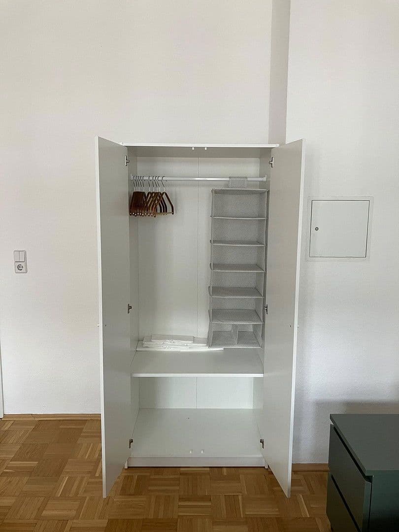 Prenájom bytu 1-izbový 18 m², Schwarzackerstr. 9, Leipzig, Sasko Prenájom bytu 1-izbový 18 m², Schwarzackerstr. 9, Leipzig, Sasko