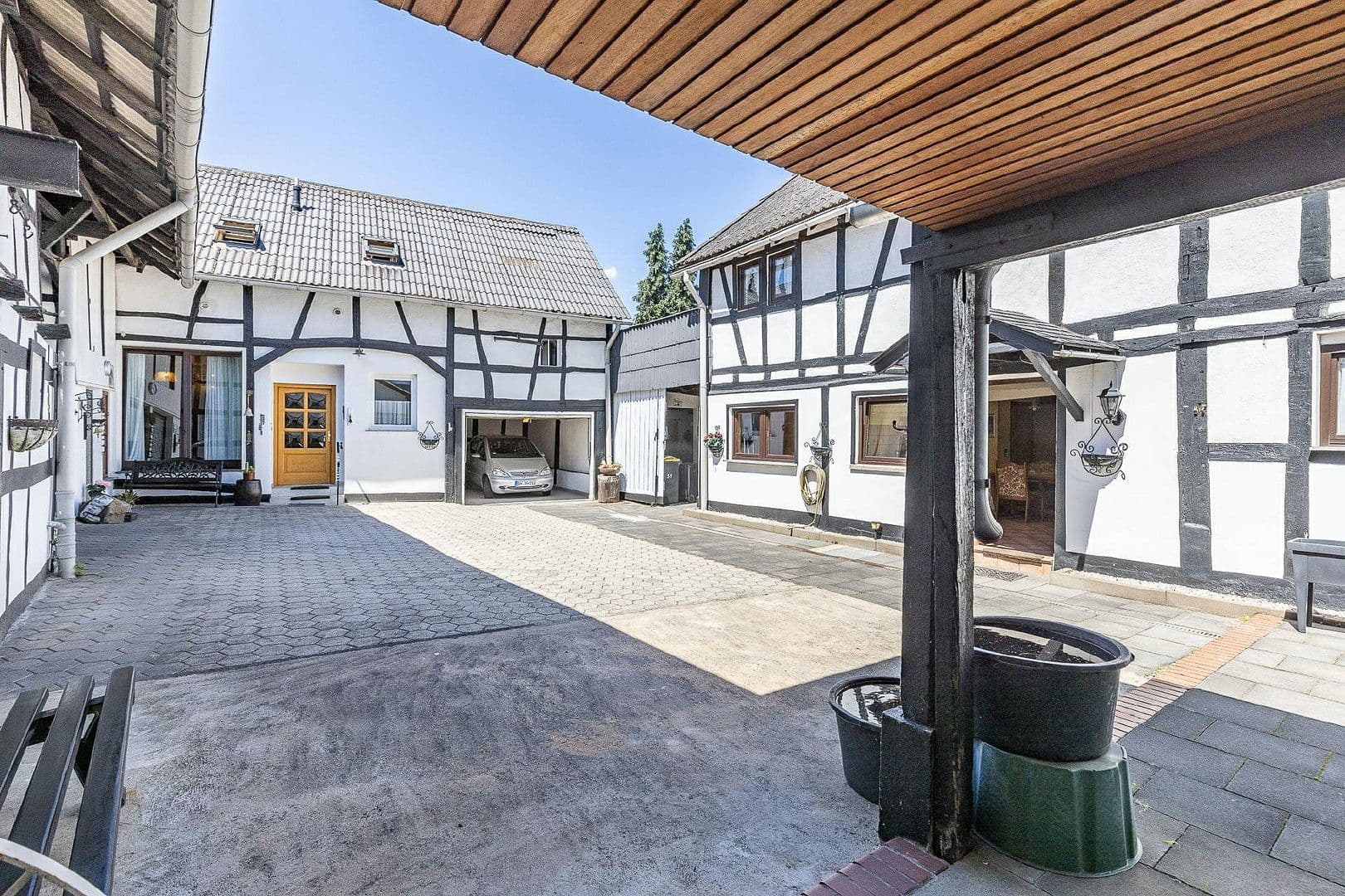 Predaj domu 232 m², pozemek 1.554 m², Schmittstr. 51, Bonn, Severné Porýnie - Westfálsko Predaj domu 232 m², pozemek 1.554 m², Schmittstr. 51, Bonn, Severné Porýnie - Westfálsko