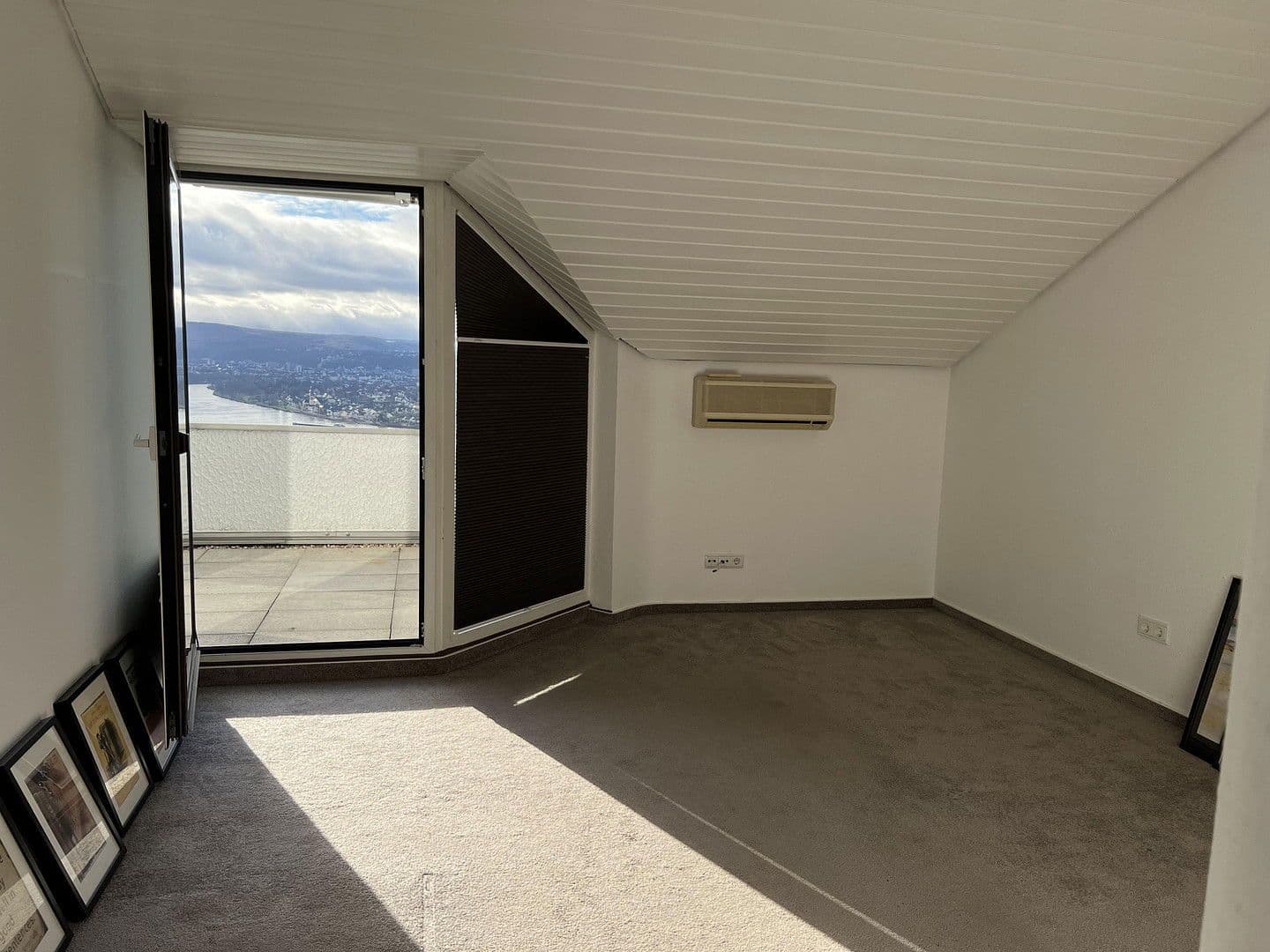 Prenájom bytu 3-izbový 135 m², Vallendar, Porýnie-Falcko Prenájom bytu 3-izbový 135 m², Vallendar, Porýnie-Falcko