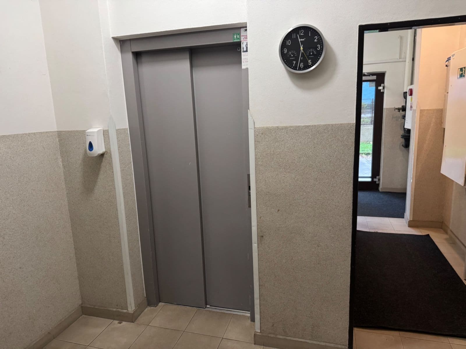 Prenájom bytu 1-izbový 38 m², Květnového vítězství, Praha, Praha Prenájom bytu 1-izbový 38 m², Květnového vítězství, Praha, Praha