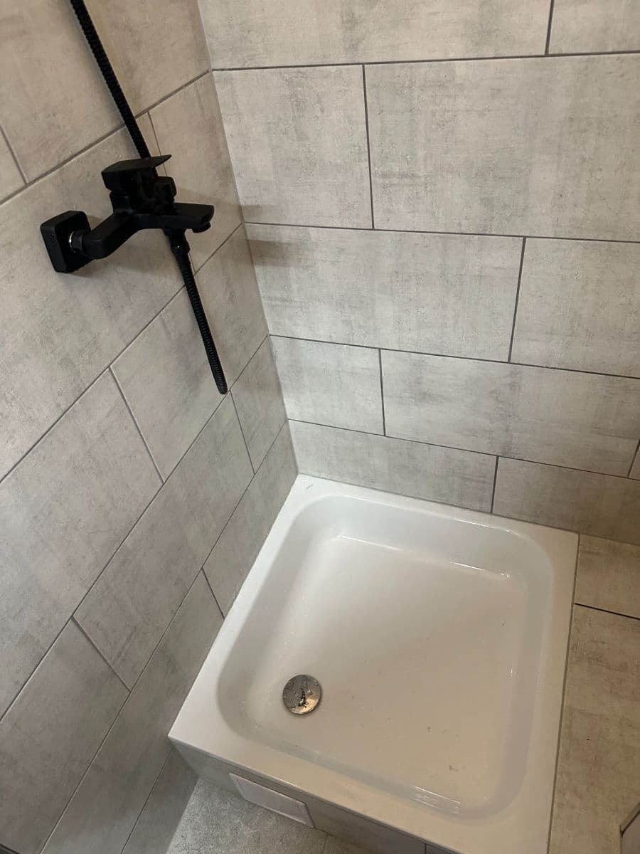 Prenájom bytu 2-izbový 45 m², Šlikova, Praha, Praha Prenájom bytu 2-izbový 45 m², Šlikova, Praha, Praha