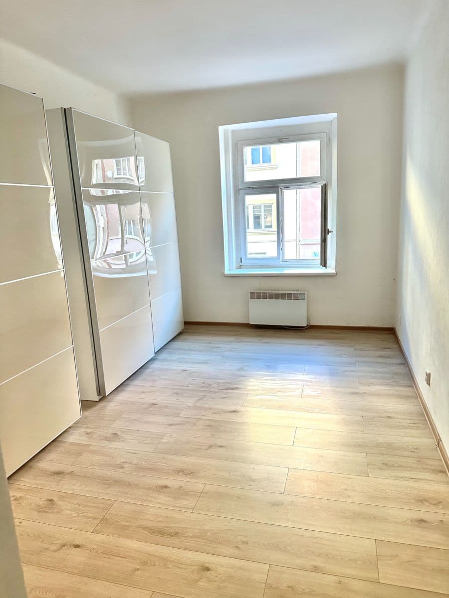 Prenájom bytu 2-izbový 45 m², Šlikova, Praha, Praha Prenájom bytu 2-izbový 45 m², Šlikova, Praha, Praha