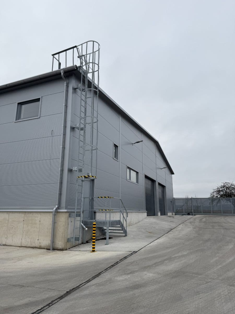 Prenájom nebytového priestoru 998 m², Tlustice, Středočeský kraj Prenájom nebytového priestoru 998 m², Tlustice, Středočeský kraj