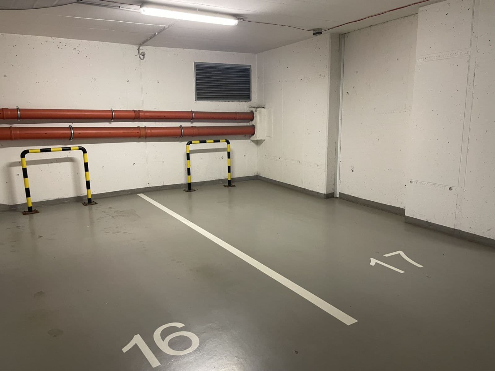 Prenájom bytu 1-izbový 33 m², Nademlejnská, Praha, Praha Prenájom bytu 1-izbový 33 m², Nademlejnská, Praha, Praha