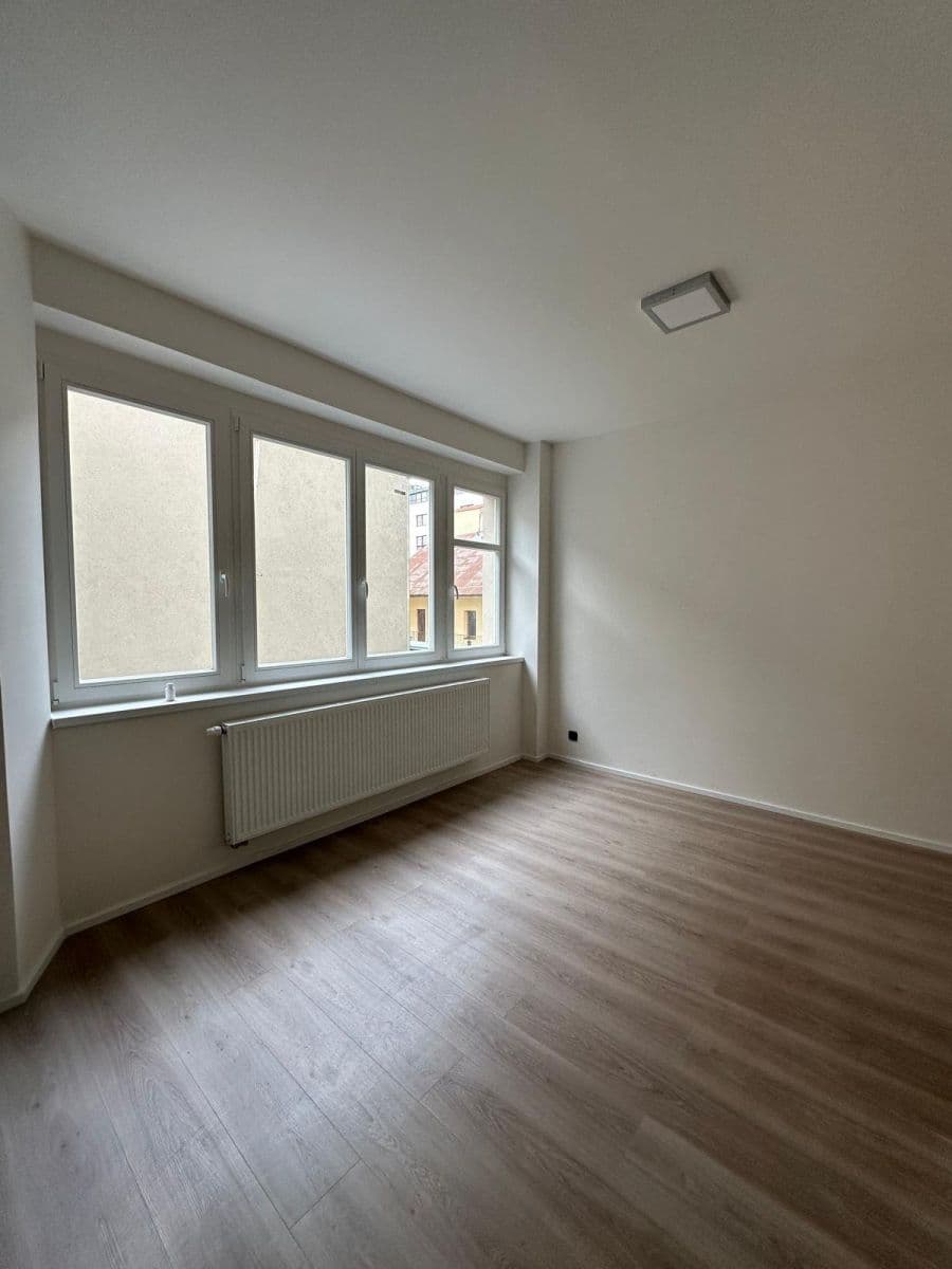 Prenájom bytu 36 m², Křižíkova, Praha, Praha Prenájom bytu 36 m², Křižíkova, Praha, Praha