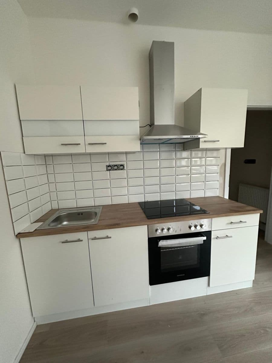 Prenájom bytu 36 m², Křižíkova, Praha, Praha Prenájom bytu 36 m², Křižíkova, Praha, Praha