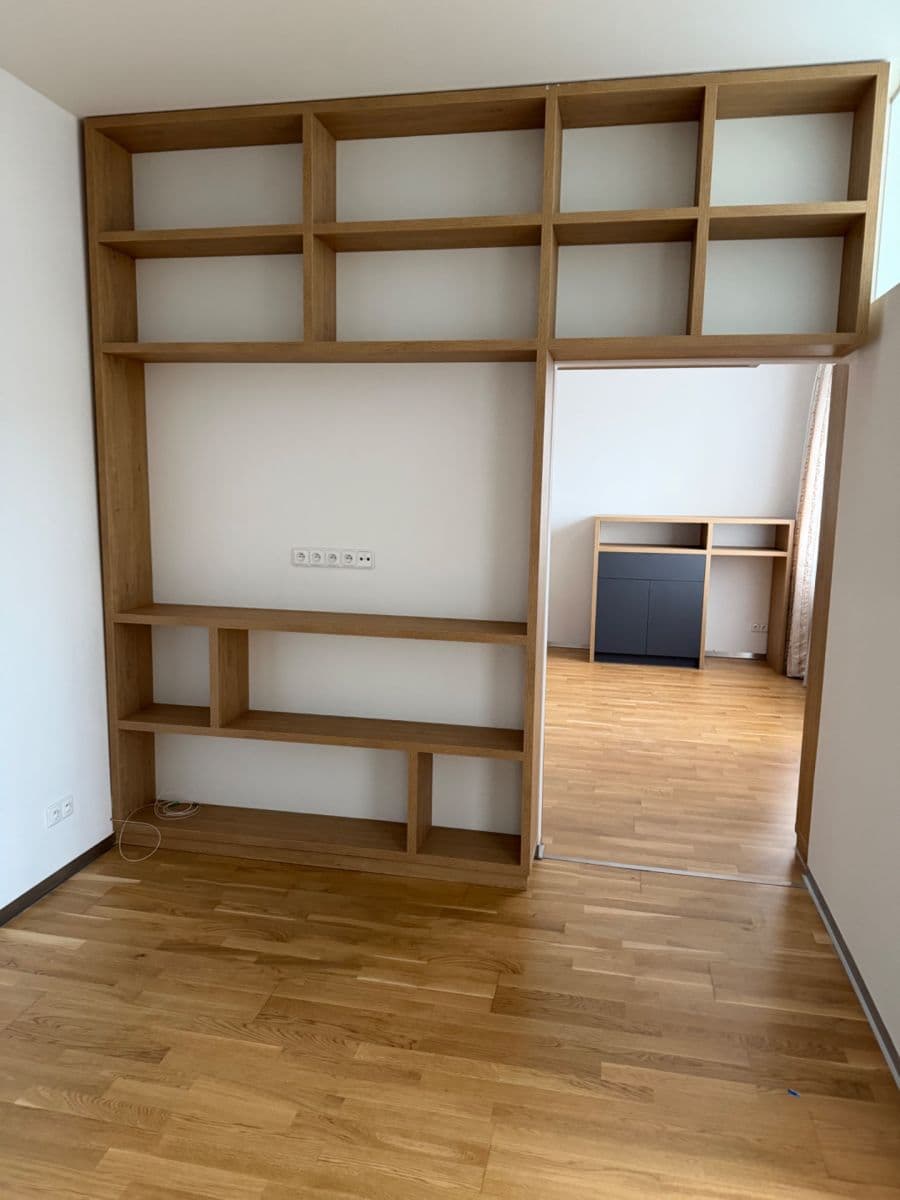 Prenájom bytu 4-izbový 95 m², Sukova třída, Pardubice, Pardubický kraj Prenájom bytu 4-izbový 95 m², Sukova třída, Pardubice, Pardubický kraj