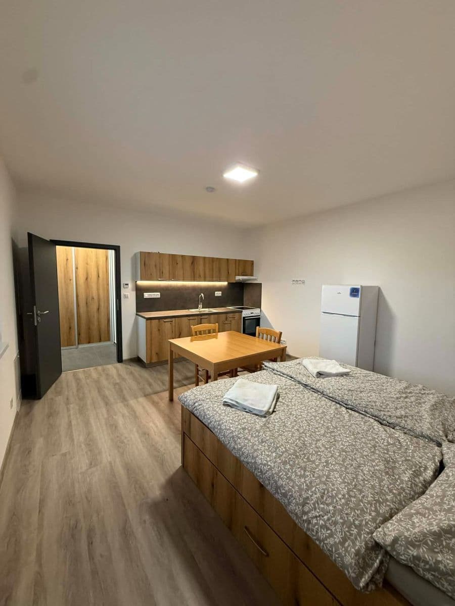 Prenájom bytu 1-izbový 32 m², Roudná, Jihočeský kraj Prenájom bytu 1-izbový 32 m², Roudná, Jihočeský kraj