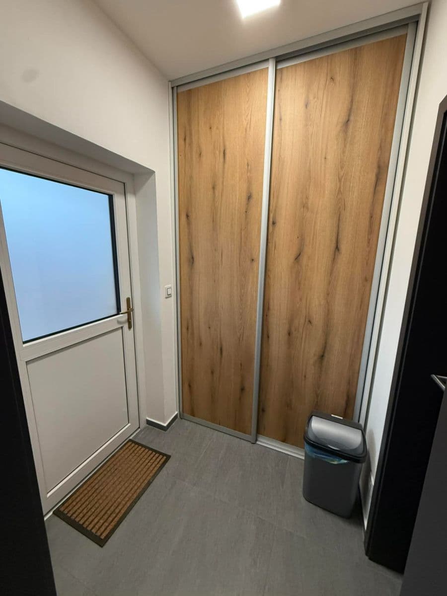 Prenájom bytu 1-izbový 32 m², Roudná, Jihočeský kraj Prenájom bytu 1-izbový 32 m², Roudná, Jihočeský kraj