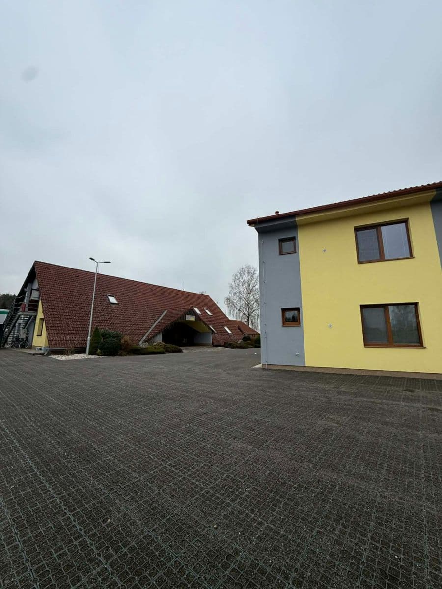 Prenájom bytu 1-izbový 32 m², Roudná, Jihočeský kraj Prenájom bytu 1-izbový 32 m², Roudná, Jihočeský kraj