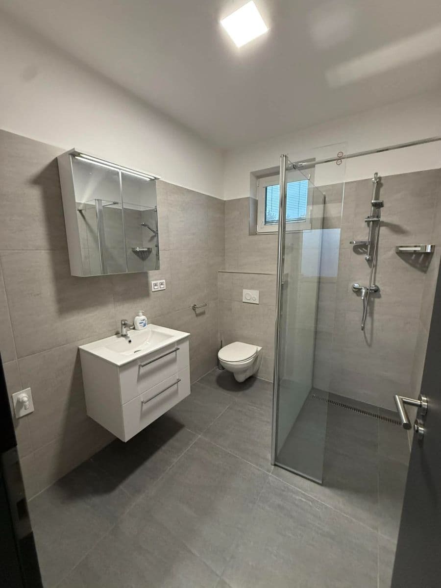 Prenájom bytu 1-izbový 32 m², Roudná, Jihočeský kraj Prenájom bytu 1-izbový 32 m², Roudná, Jihočeský kraj