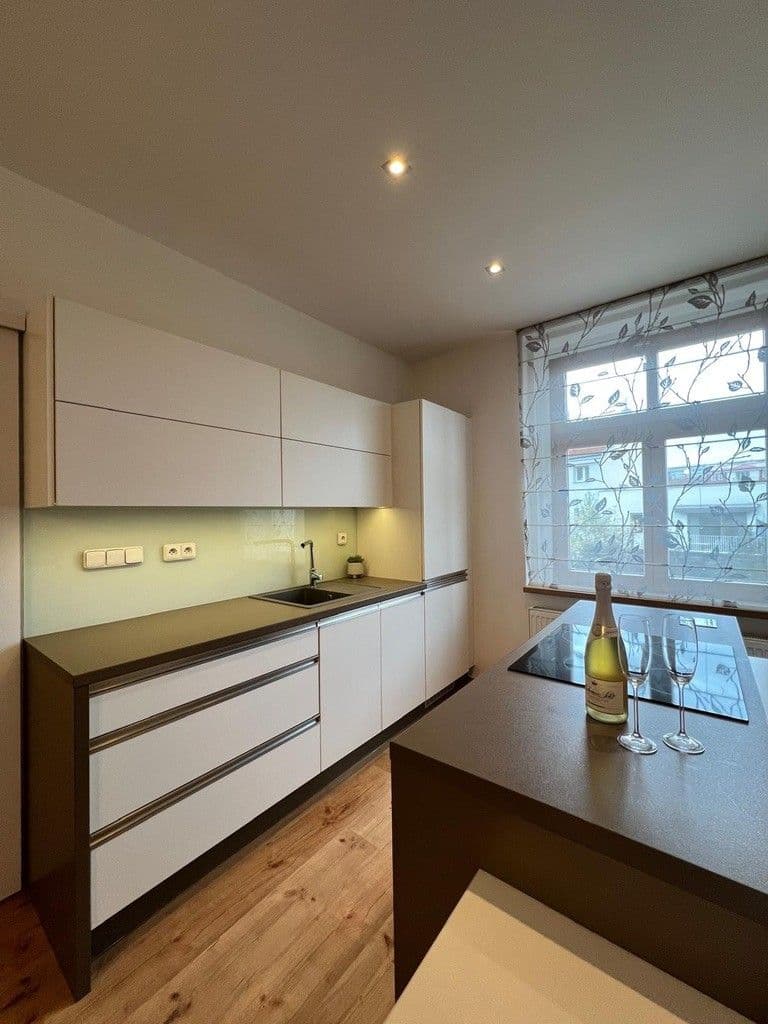 Prenájom bytu 2-izbový 45 m², Chaberská, Praha, Praha Prenájom bytu 2-izbový 45 m², Chaberská, Praha, Praha