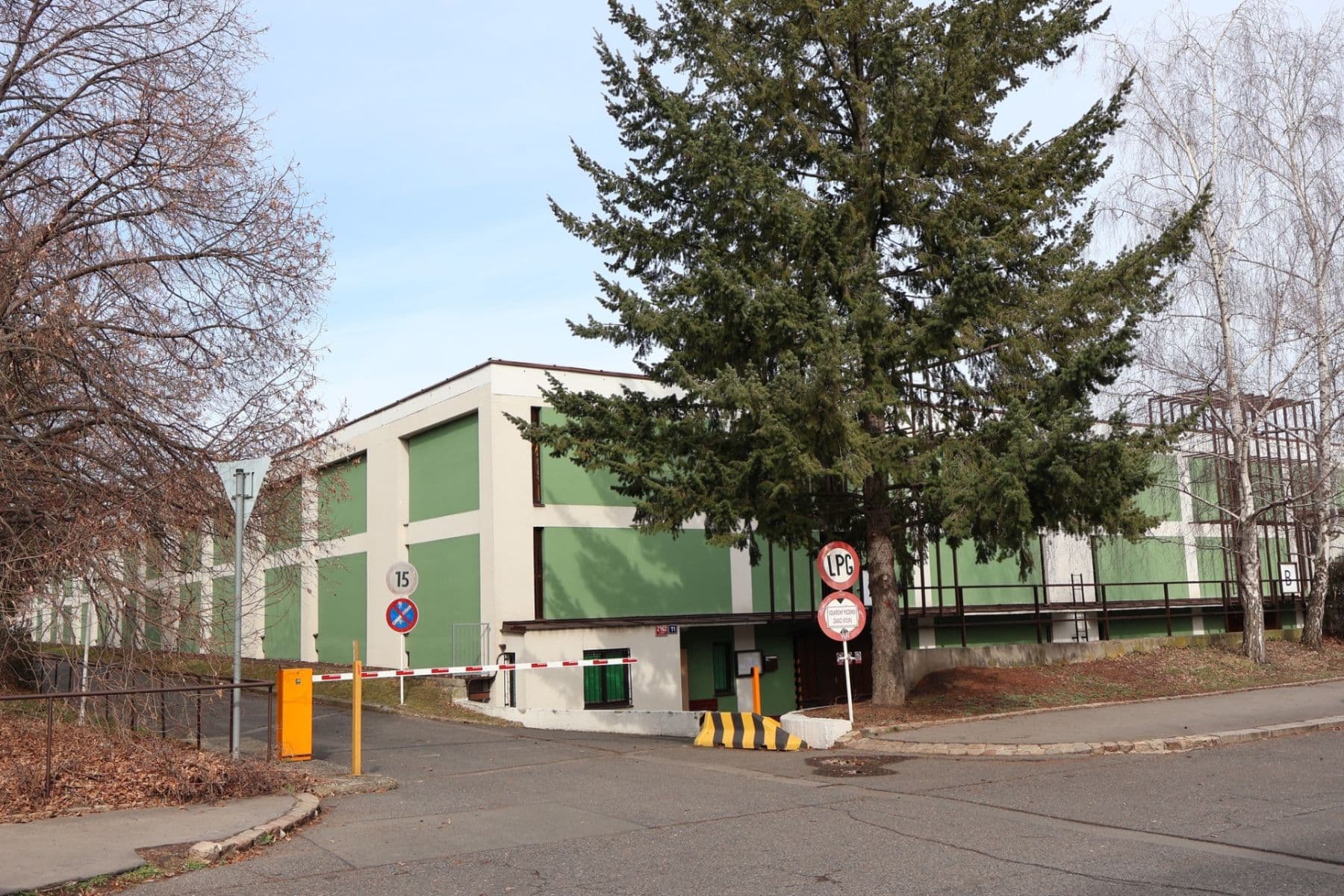 Prenájom garáže 17 m², U Slovanky, Praha, Praha Prenájom garáže 17 m², U Slovanky, Praha, Praha