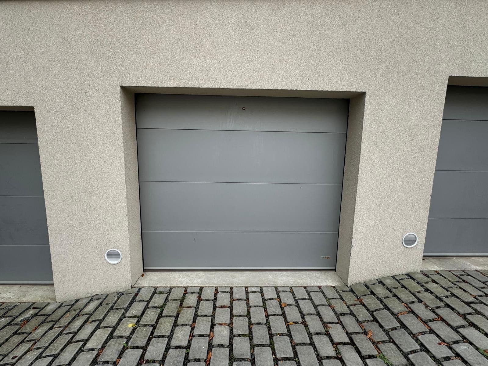 Prenájom garáže 15 m², Bořivojova, Praha, Praha Prenájom garáže 15 m², Bořivojova, Praha, Praha