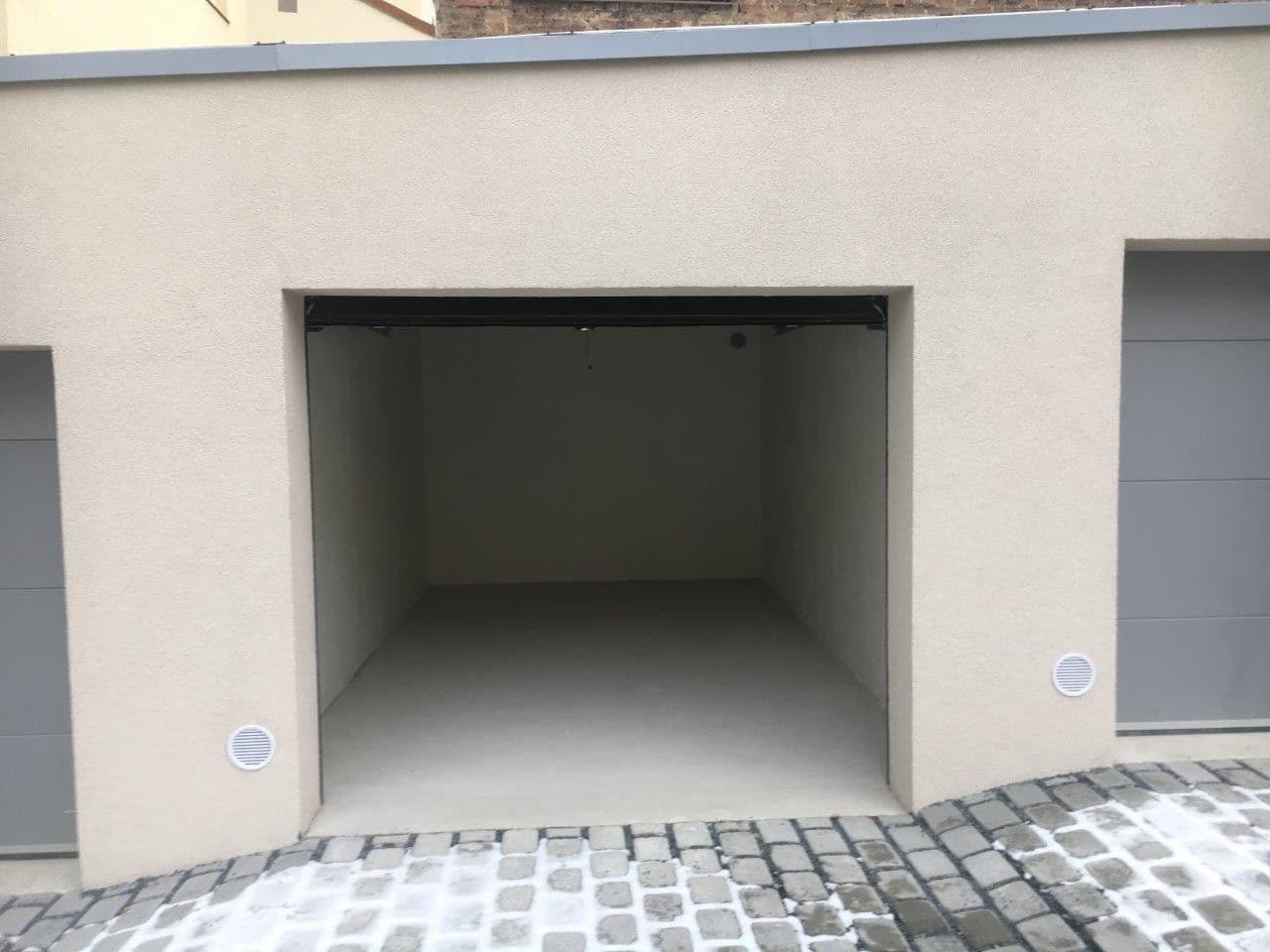 Prenájom garáže 15 m², Bořivojova, Praha, Praha Prenájom garáže 15 m², Bořivojova, Praha, Praha