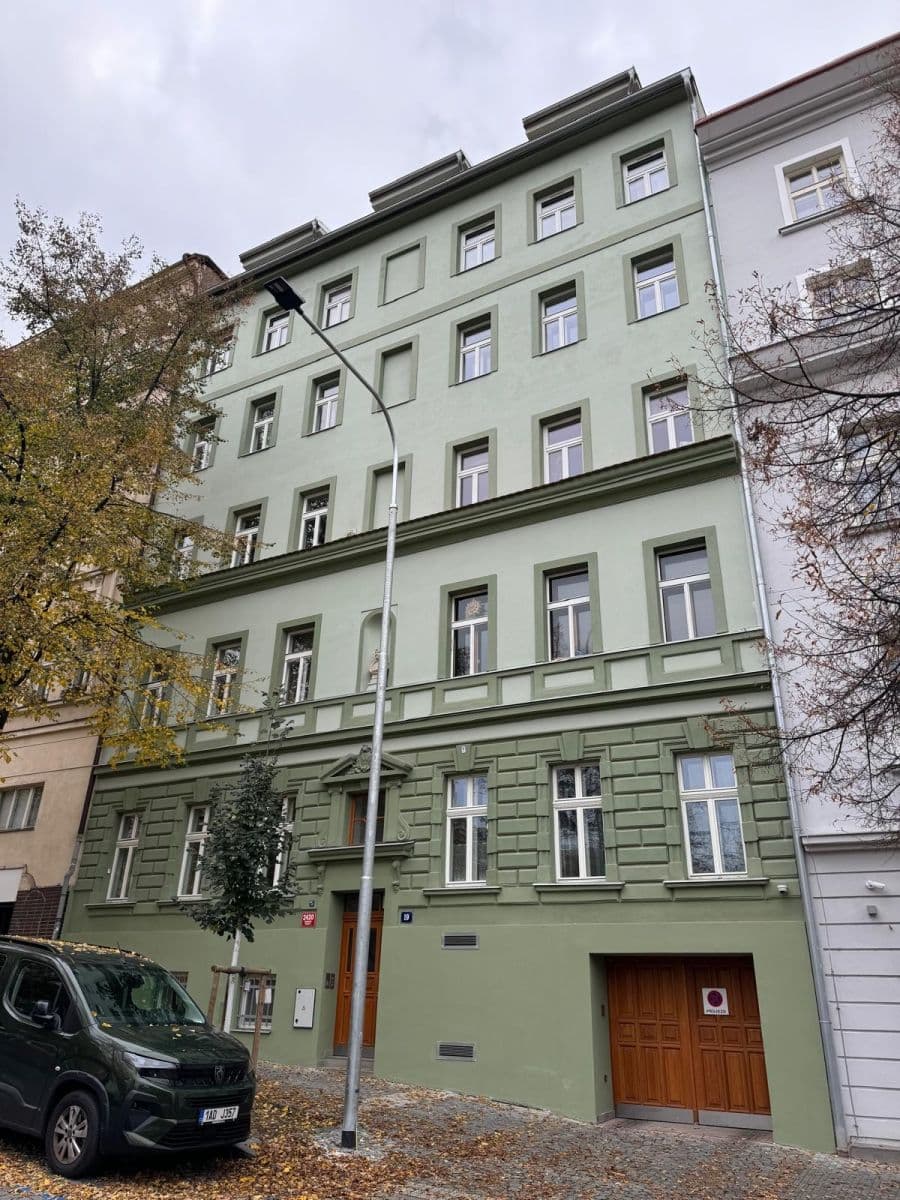 Prenájom garáže 15 m², Bořivojova, Praha, Praha Prenájom garáže 15 m², Bořivojova, Praha, Praha