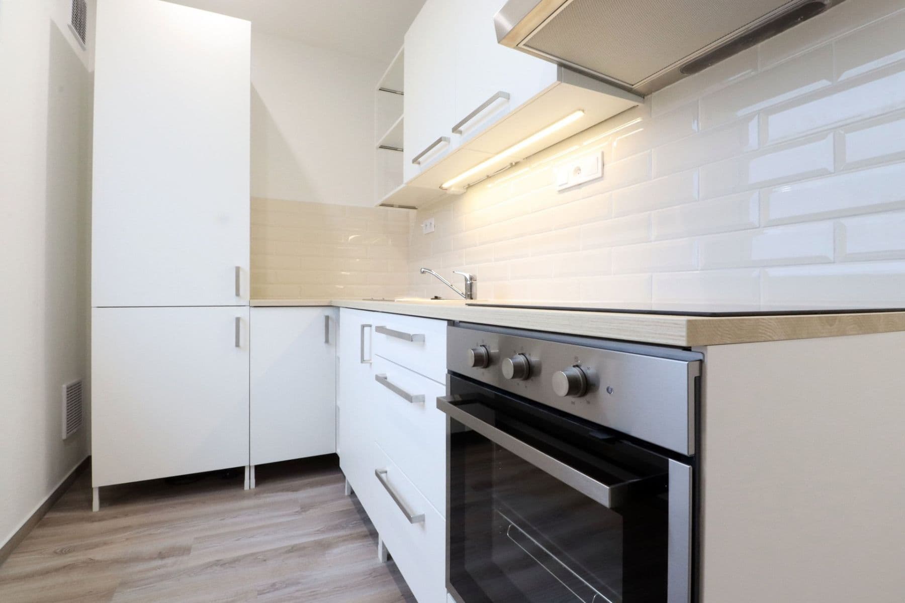 Prenájom bytu 2-izbový 53 m², Průběžná, Milovice, Středočeský kraj Prenájom bytu 2-izbový 53 m², Průběžná, Milovice, Středočeský kraj