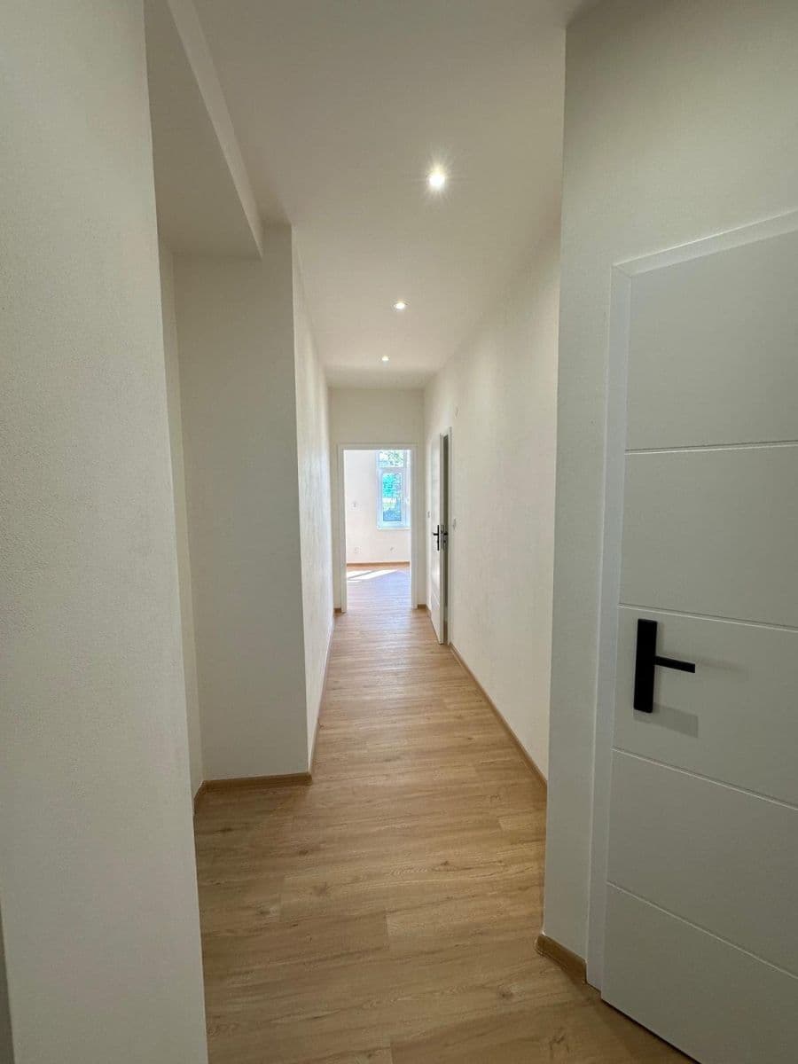 Prenájom bytu 64 m², K Zámku, Praha, Praha Prenájom bytu 64 m², K Zámku, Praha, Praha