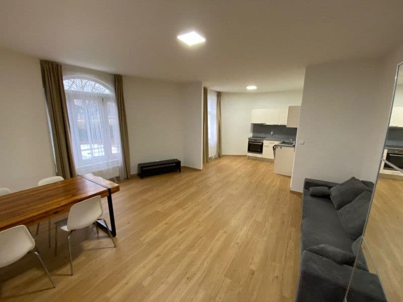 Prenájom bytu 64 m², K Zámku, Praha, Praha Prenájom bytu 64 m², K Zámku, Praha, Praha