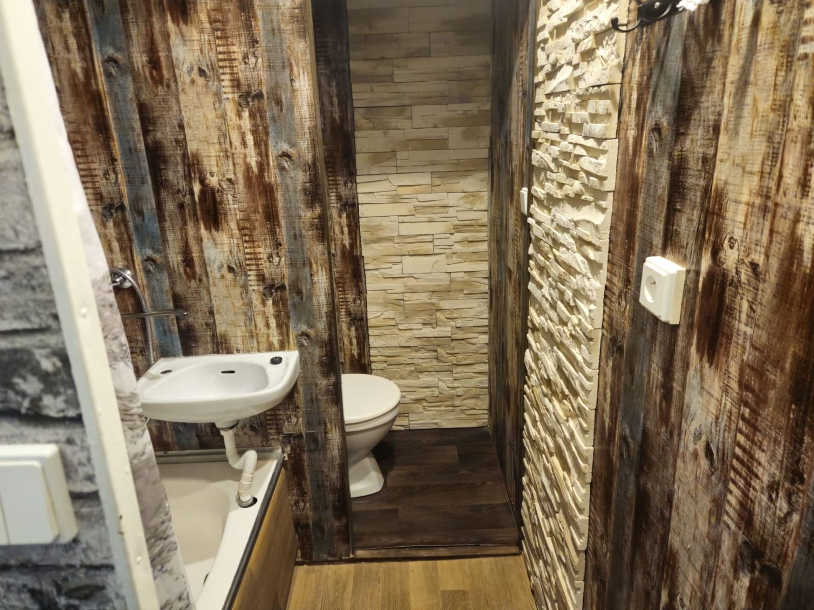 Prenájom bytu 1-izbový 20 m², J. A. Gagarina, Nejdek, Karlovarský kraj Prenájom bytu 1-izbový 20 m², J. A. Gagarina, Nejdek, Karlovarský kraj