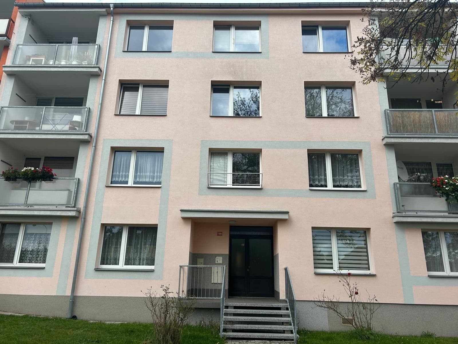 Prenájom bytu 1-izbový 20 m², J. A. Gagarina, Nejdek, Karlovarský kraj Prenájom bytu 1-izbový 20 m², J. A. Gagarina, Nejdek, Karlovarský kraj