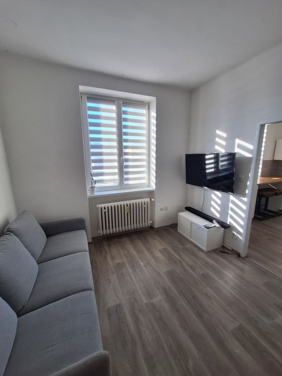 Prenájom bytu 1-izbový 40 m², Zámecký okruh, Opava, Moravskoslezský kraj Prenájom bytu 1-izbový 40 m², Zámecký okruh, Opava, Moravskoslezský kraj