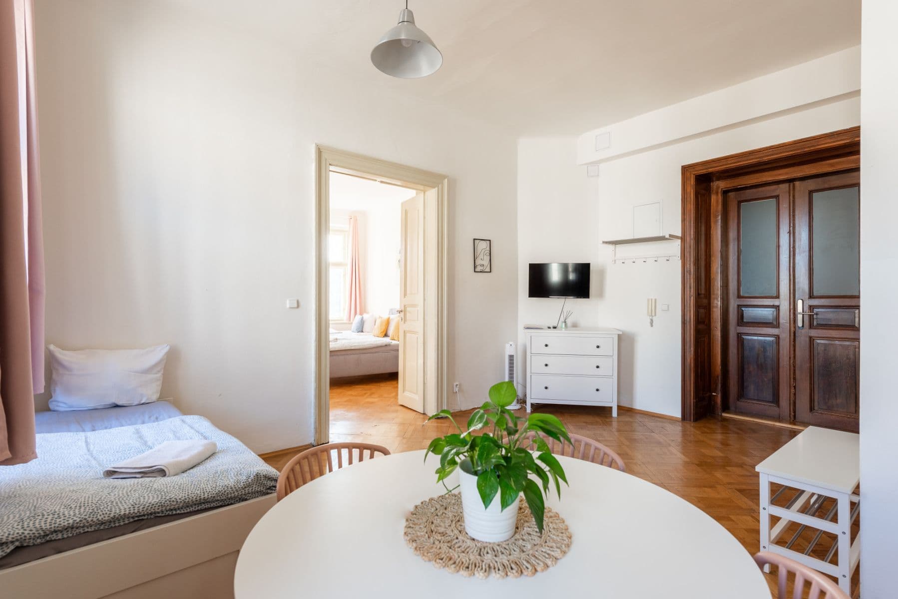 Prenájom bytu 56 m², Těšnov, Praha, Praha Prenájom bytu 56 m², Těšnov, Praha, Praha