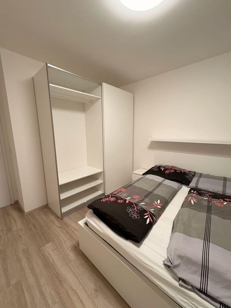 Prenájom bytu 2-izbový 47 m², Fabiánové, Praha, Praha Prenájom bytu 2-izbový 47 m², Fabiánové, Praha, Praha