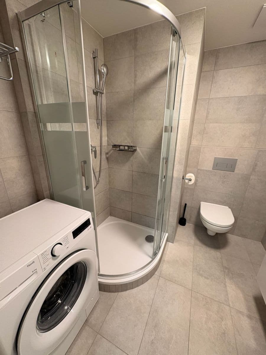 Prenájom bytu 2-izbový 47 m², Fabiánové, Praha, Praha Prenájom bytu 2-izbový 47 m², Fabiánové, Praha, Praha