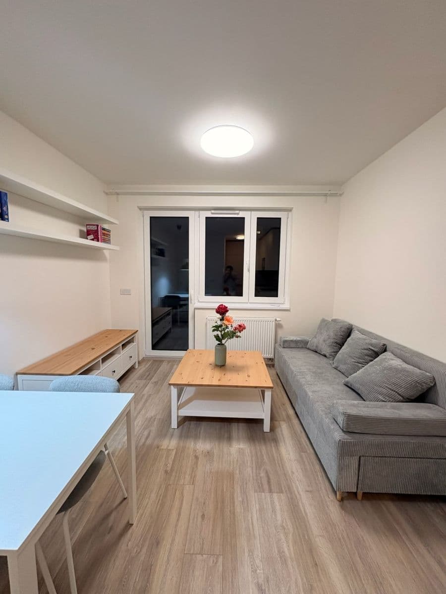 Prenájom bytu 2-izbový 47 m², Fabiánové, Praha, Praha Prenájom bytu 2-izbový 47 m², Fabiánové, Praha, Praha