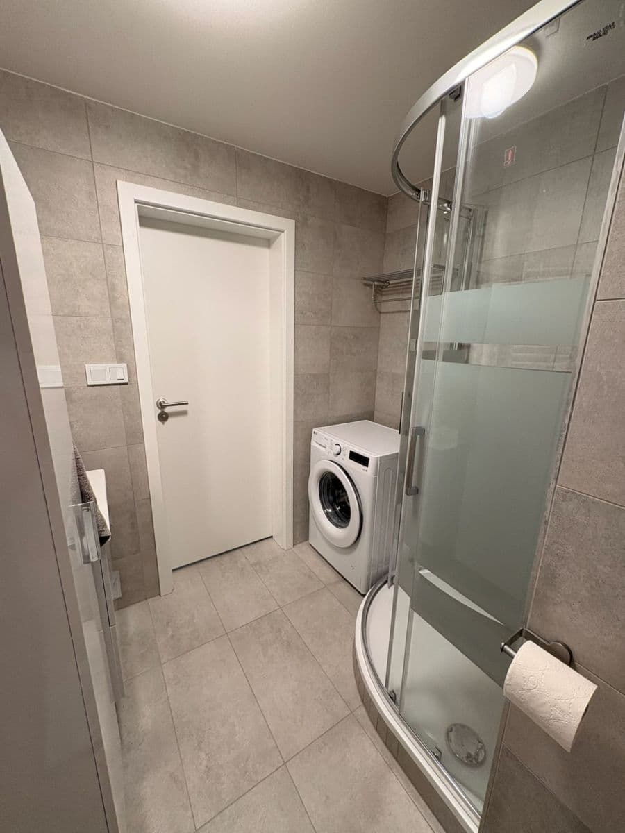 Prenájom bytu 2-izbový 47 m², Fabiánové, Praha, Praha Prenájom bytu 2-izbový 47 m², Fabiánové, Praha, Praha