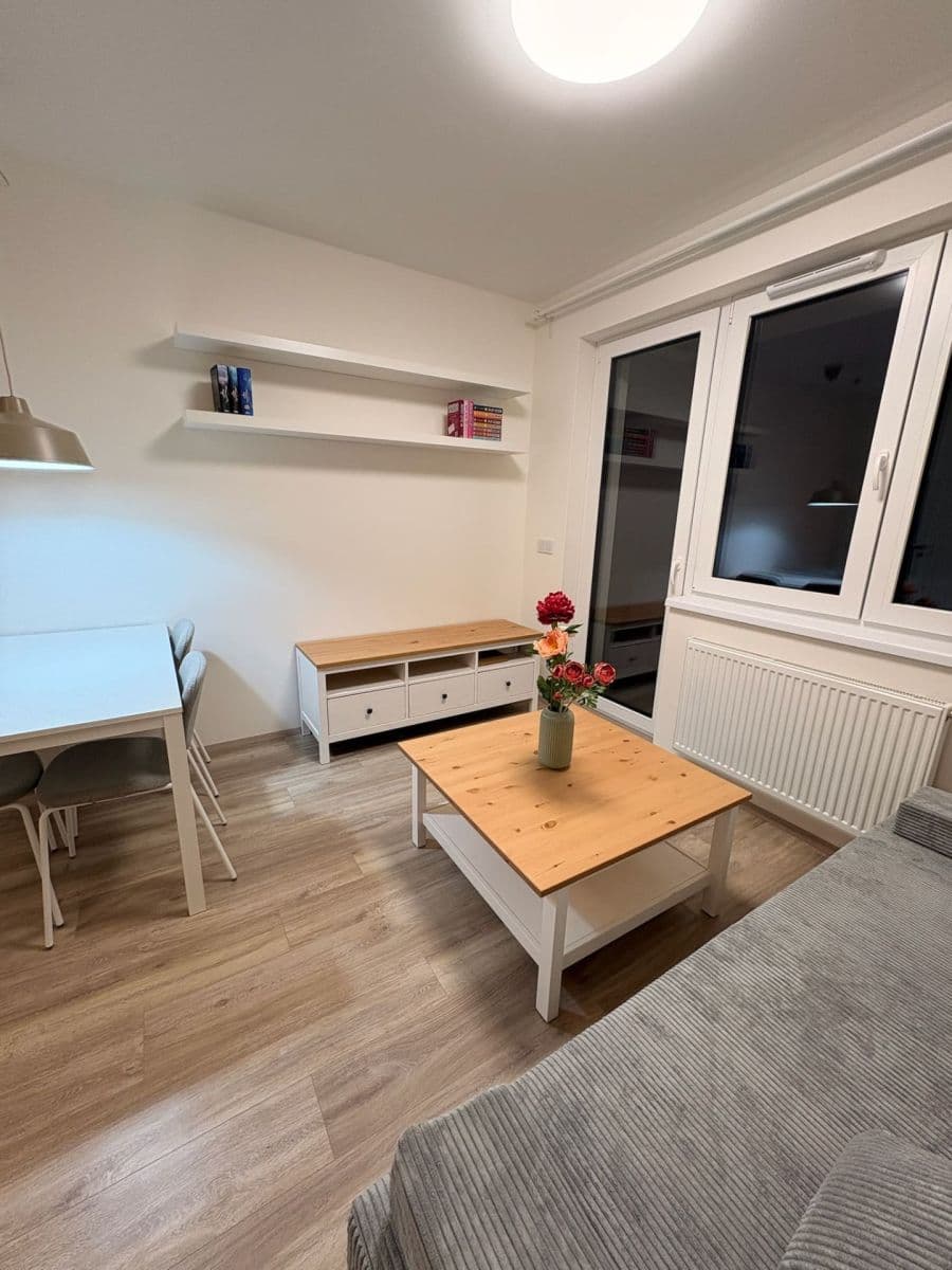 Prenájom bytu 2-izbový 47 m², Fabiánové, Praha, Praha Prenájom bytu 2-izbový 47 m², Fabiánové, Praha, Praha