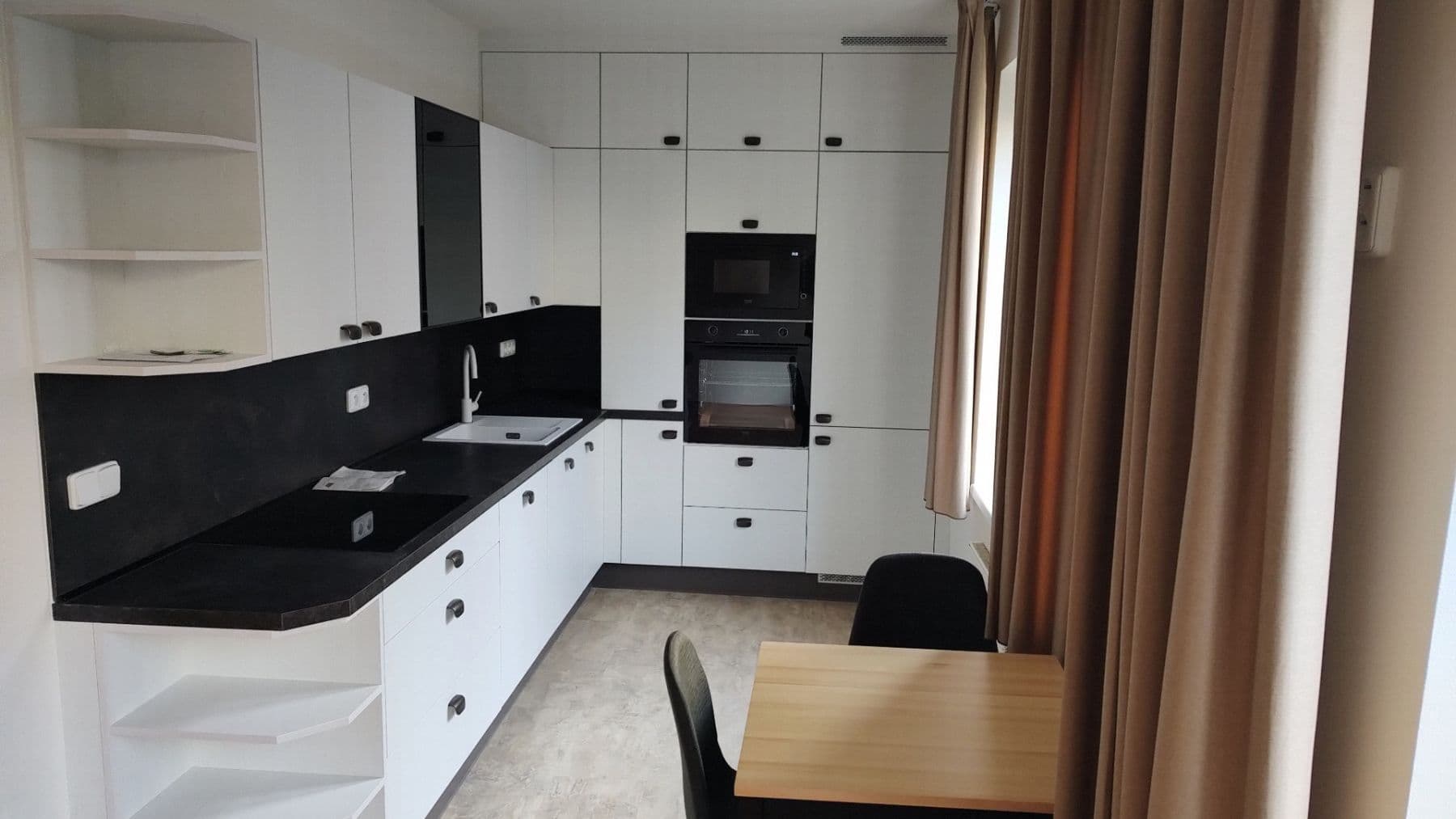 Prenájom bytu 2-izbový 52 m², Malovická, Praha, Praha Prenájom bytu 2-izbový 52 m², Malovická, Praha, Praha