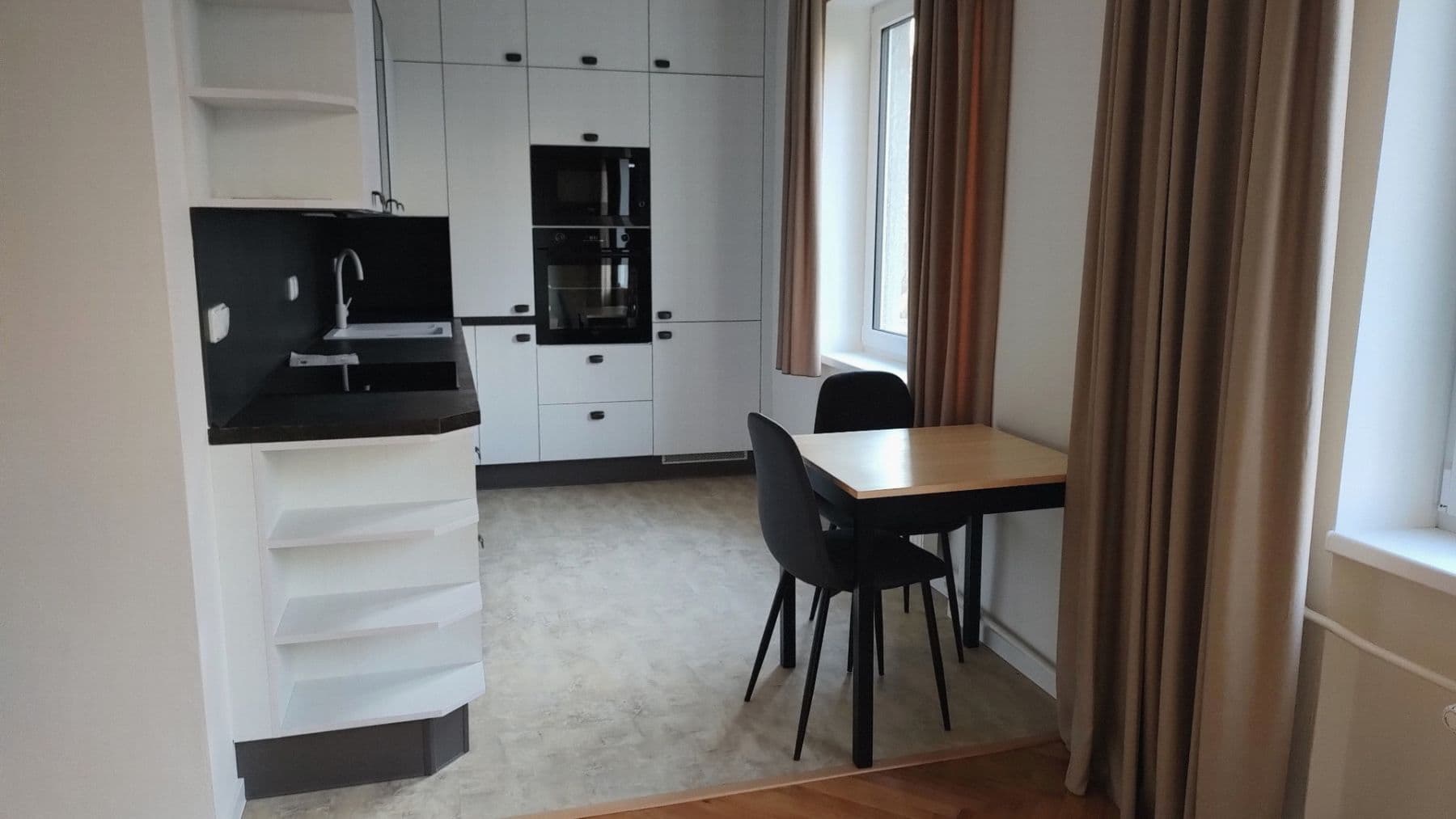 Prenájom bytu 2-izbový 52 m², Malovická, Praha, Praha Prenájom bytu 2-izbový 52 m², Malovická, Praha, Praha