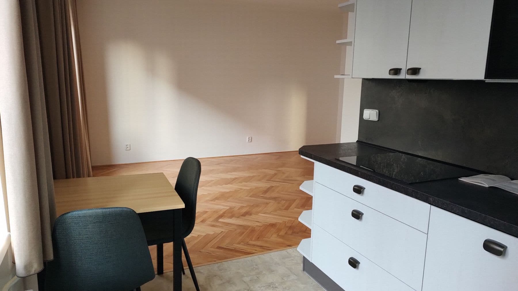 Prenájom bytu 2-izbový 52 m², Malovická, Praha, Praha Prenájom bytu 2-izbový 52 m², Malovická, Praha, Praha