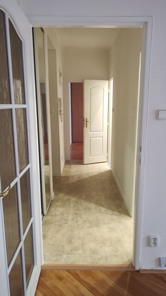 Prenájom bytu 2-izbový 52 m², Malovická, Praha, Praha Prenájom bytu 2-izbový 52 m², Malovická, Praha, Praha