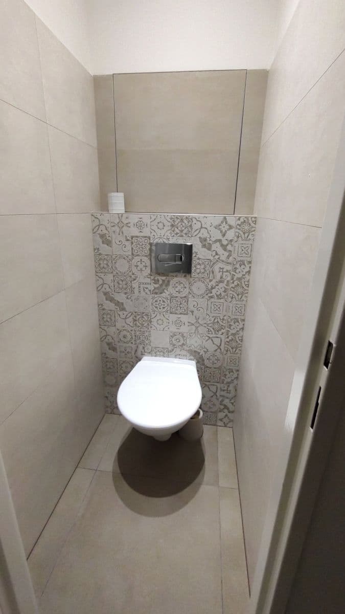 Prenájom bytu 2-izbový 52 m², Malovická, Praha, Praha Prenájom bytu 2-izbový 52 m², Malovická, Praha, Praha