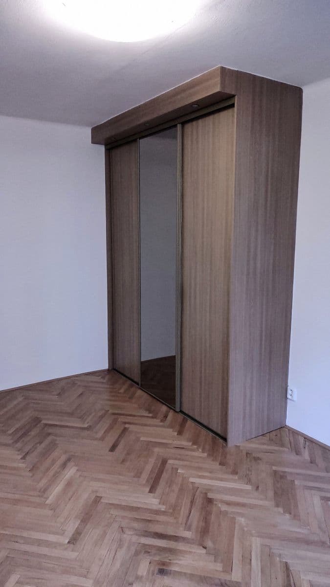 Prenájom bytu 2-izbový 52 m², Malovická, Praha, Praha Prenájom bytu 2-izbový 52 m², Malovická, Praha, Praha