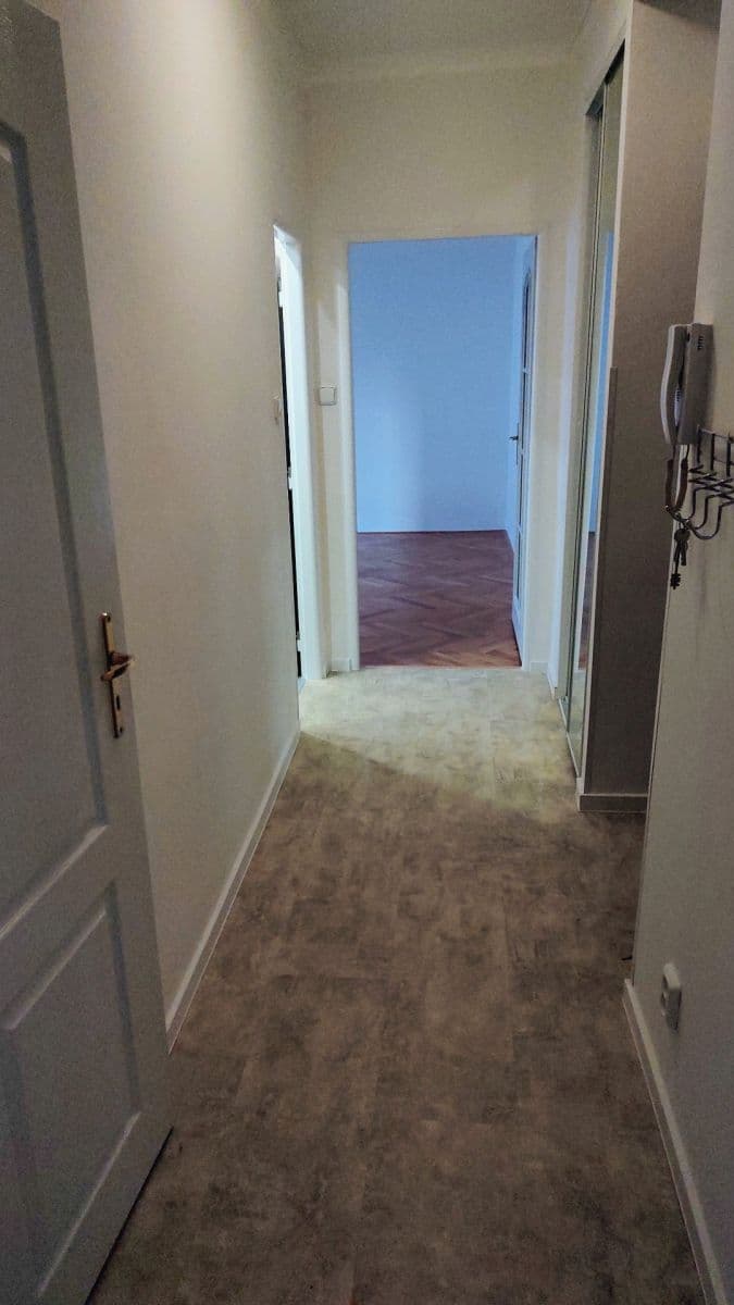 Prenájom bytu 2-izbový 52 m², Malovická, Praha, Praha Prenájom bytu 2-izbový 52 m², Malovická, Praha, Praha