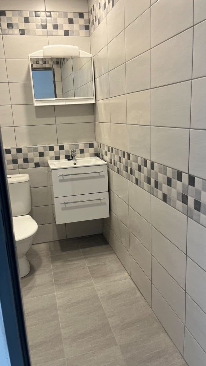 Prenájom bytu 1-izbový 35 m², Kostnická, Chomutov, Ústecký kraj Prenájom bytu 1-izbový 35 m², Kostnická, Chomutov, Ústecký kraj