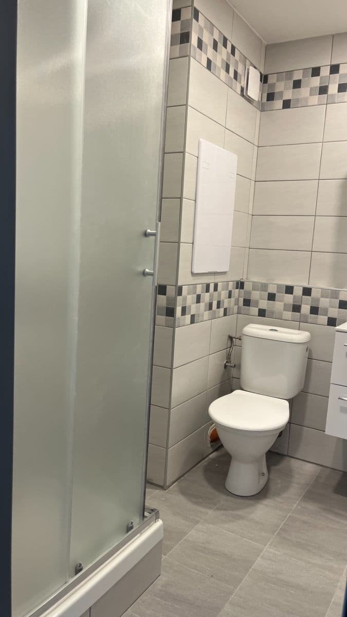 Prenájom bytu 1-izbový 35 m², Kostnická, Chomutov, Ústecký kraj Prenájom bytu 1-izbový 35 m², Kostnická, Chomutov, Ústecký kraj