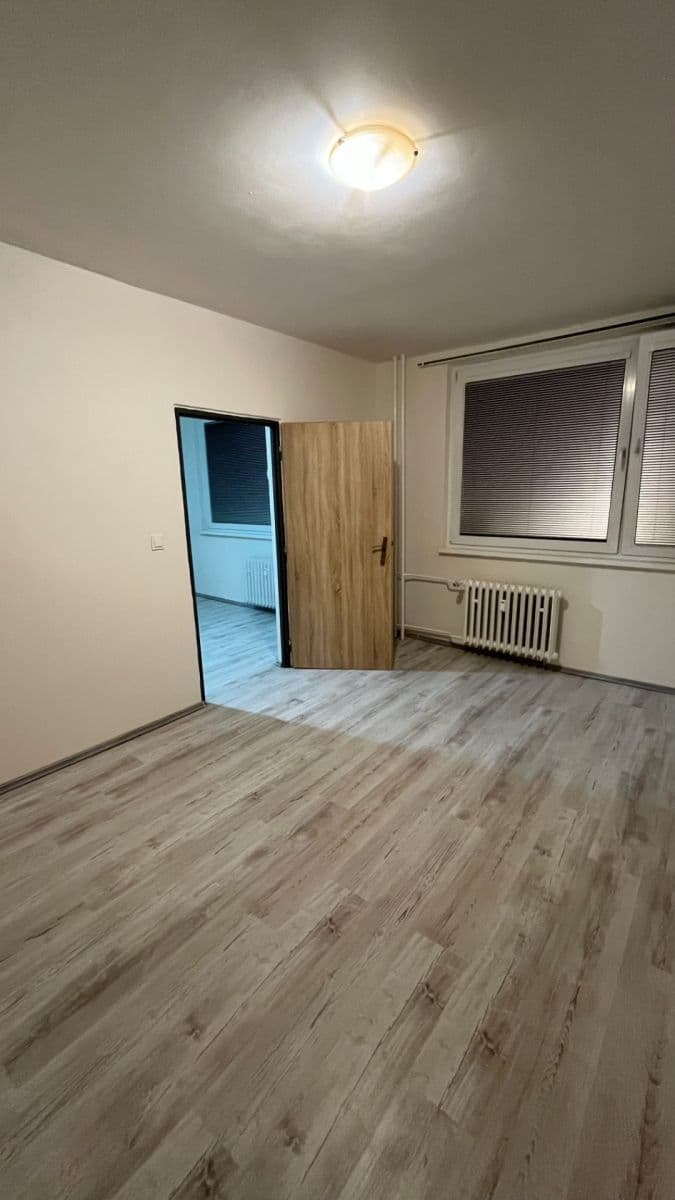 Prenájom bytu 1-izbový 35 m², Kostnická, Chomutov, Ústecký kraj Prenájom bytu 1-izbový 35 m², Kostnická, Chomutov, Ústecký kraj