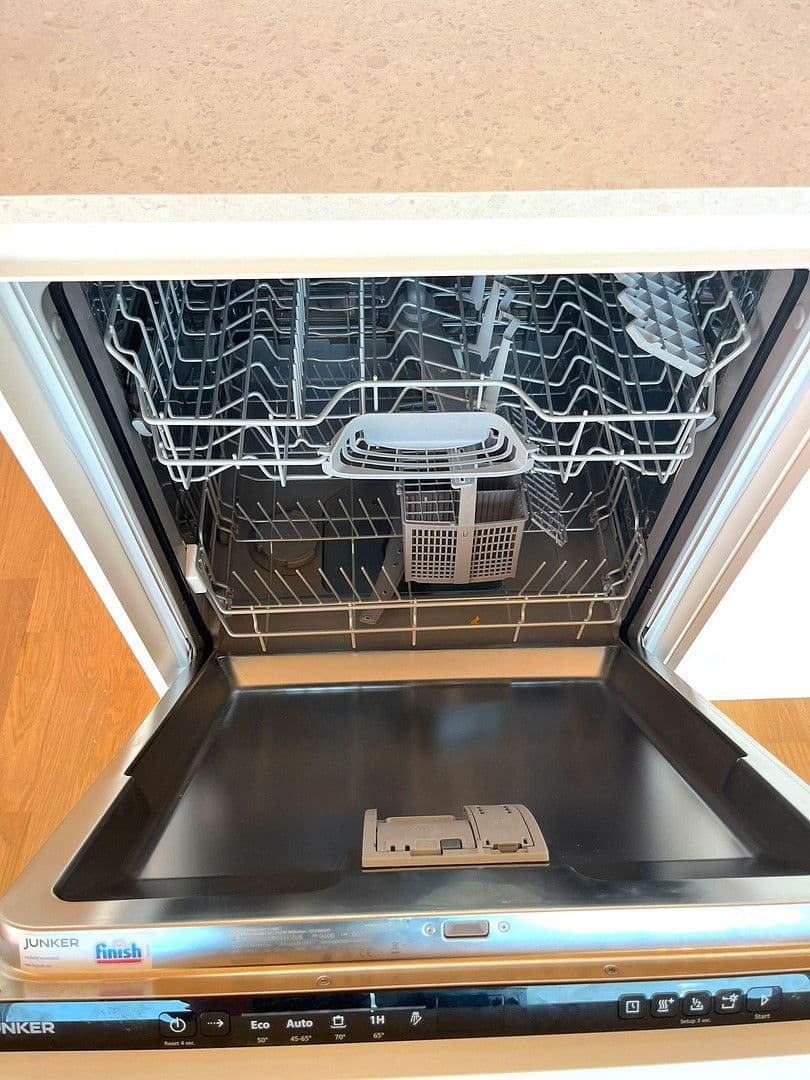 Prenájom bytu 2-izbový 69 m², Giselastraße 11, Bezirk Lichtenberg, Berlín Prenájom bytu 2-izbový 69 m², Giselastraße 11, Bezirk Lichtenberg, Berlín