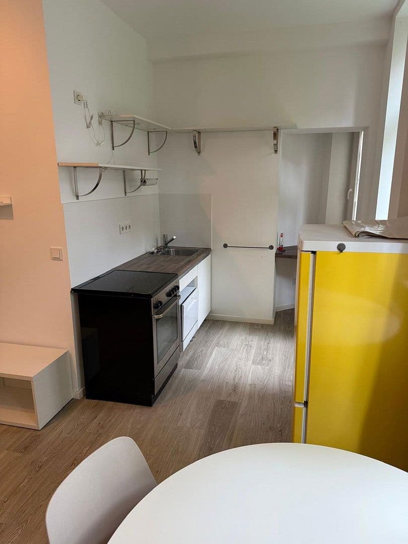 Prenájom bytu 2-izbový 42 m², Rauenthaler Str. 22, Wiesbaden, Hesensko Prenájom bytu 2-izbový 42 m², Rauenthaler Str. 22, Wiesbaden, Hesensko