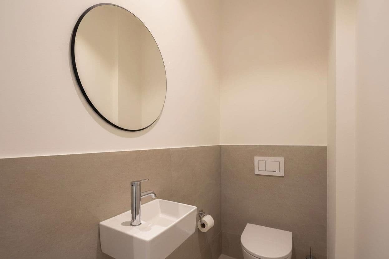 Prenájom bytu 4-izbový 121 m², Berlin, Berlín Prenájom bytu 4-izbový 121 m², Berlin, Berlín