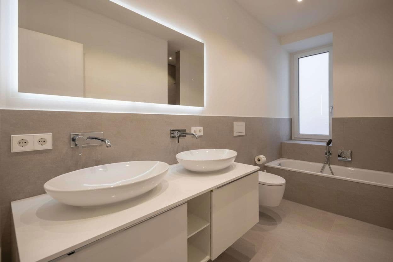 Prenájom bytu 4-izbový 121 m², Berlin, Berlín Prenájom bytu 4-izbový 121 m², Berlin, Berlín