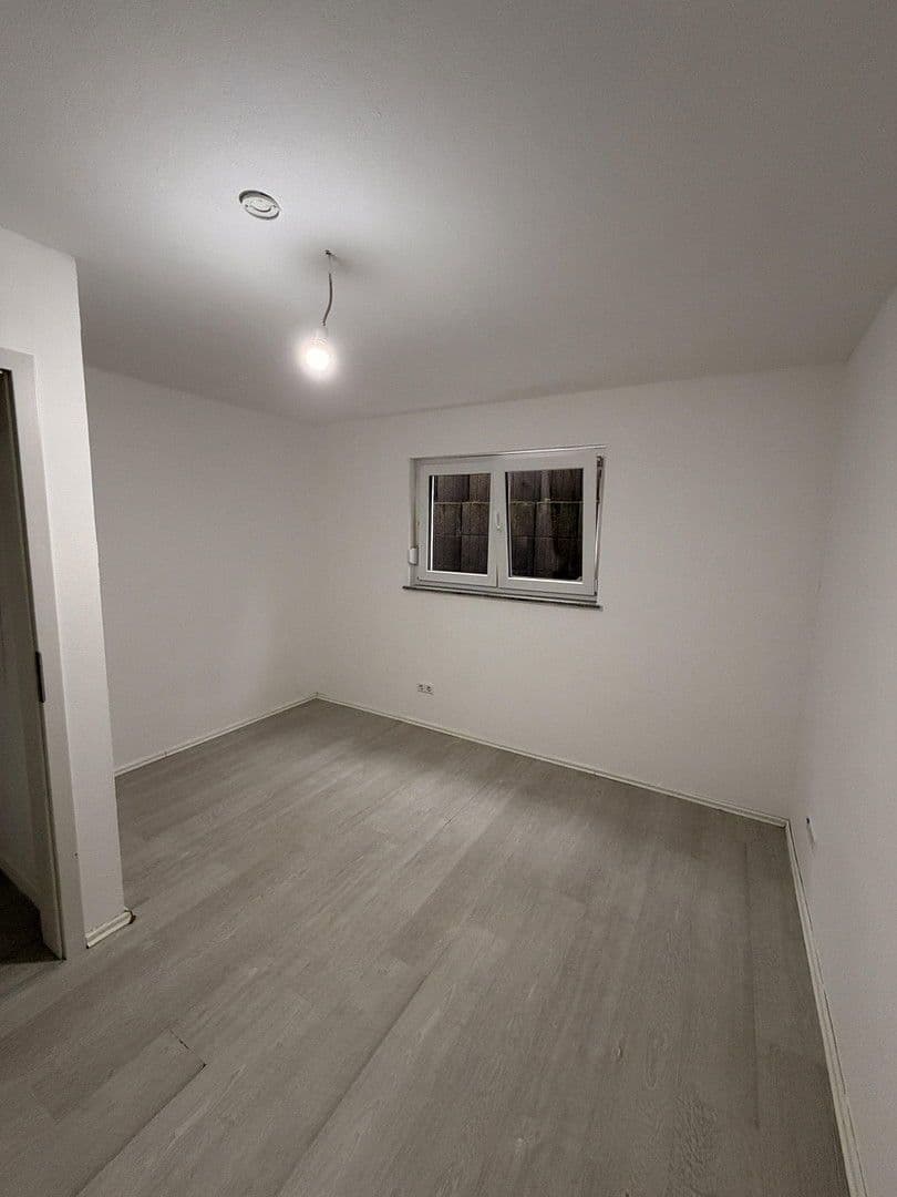 Prenájom bytu 4-izbový 95 m², Bad Rappenau, Bádensko-Wurttembersko Prenájom bytu 4-izbový 95 m², Bad Rappenau, Bádensko-Wurttembersko